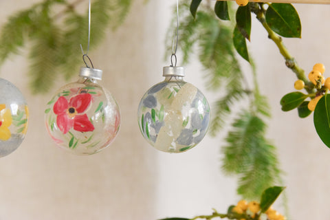 Vintage Floral Glass Christmas Tree Baubles / Ornaments Set of 4 Boxed