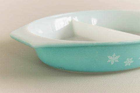 Vintage Pyrex Turquoise Gaiety Snowflake Spacesaver Serving Dish