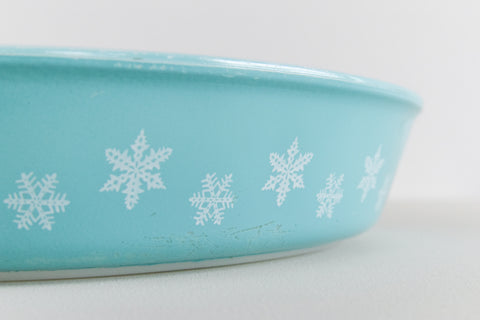 Vintage Pyrex Turquoise Gaiety Snowflake Spacesaver Serving Dish