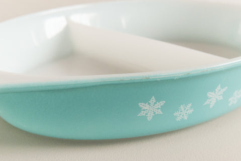 Vintage Pyrex Turquoise Gaiety Snowflake Spacesaver Serving Dish