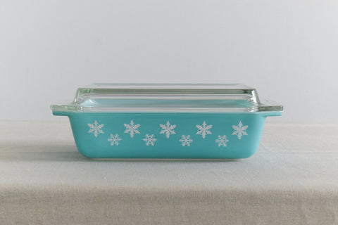 Vintage Pyrex Turquoise Gaiety Snowflake Serving Dish with Lid