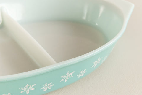Vintage Pyrex Turquoise Gaiety Snowflake Spacesaver Serving Dish