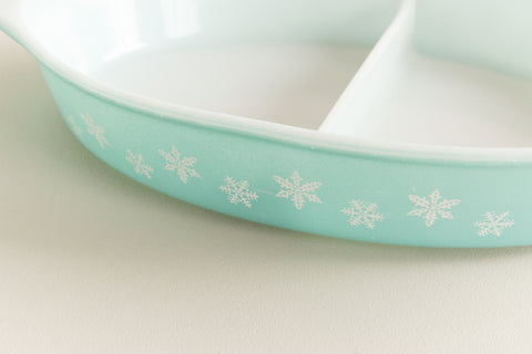 Vintage Pyrex Turquoise Gaiety Snowflake Spacesaver Serving Dish