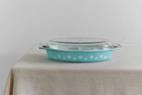 Vintage Pyrex Turquoise Gaiety Snowflake Spacesaver Serving Dish with Lid