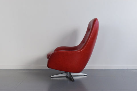 Vintage Swedish Red Vinyl Pod Chair by Swedfurn