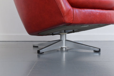Vintage Swedish Red Vinyl Pod Chair by Swedfurn