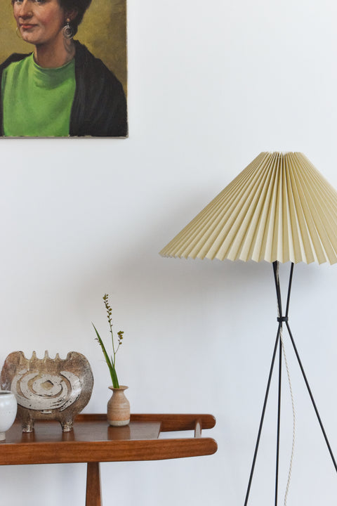 Vintage Style Black Metal Tripod Floor Lamp