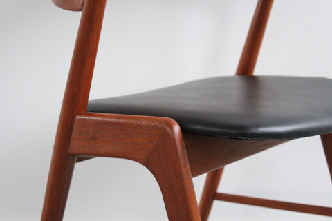 Single Vintage Danish Model 32 Teak Dining Chair by Kai Kristiansen