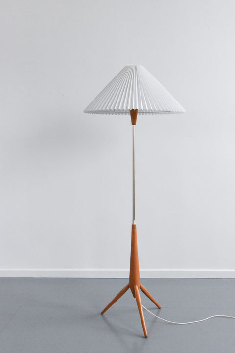 Vintage Mid Century Modern Wooden Standing Tripod Lamp and Pleated White Shade