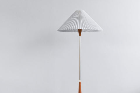 Vintage Mid Century Modern Wooden Standing Tripod Lamp and Pleated White Shade