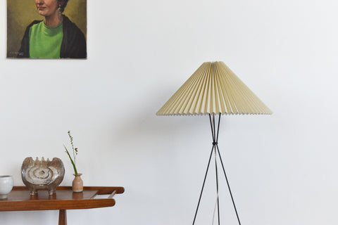 Vintage Style Black Metal Tripod Floor Lamp