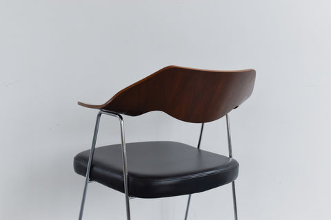 Vintage 1980s Robin Day 675 Chair