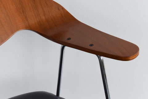 Vintage 1980s Robin Day 675 Chair