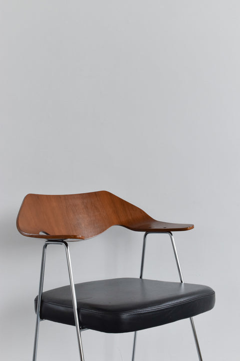 Vintage 1980s Robin Day 675 Chair