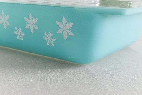 Vintage Pyrex Turquoise Gaiety Snowflake Serving Dish with Lid