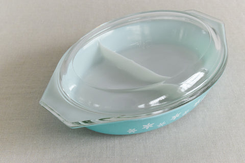 Vintage Pyrex Turquoise Gaiety Snowflake Spacesaver Serving Dish with Lid