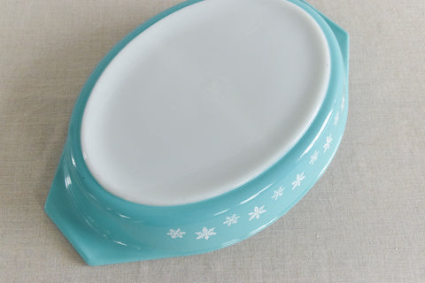 Vintage Pyrex Turquoise Gaiety Snowflake Spacesaver Serving Dish with Lid